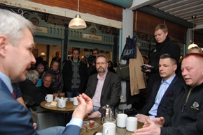 Pekka Haavisto ja Hölkkäri